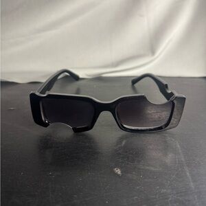 Black Rectangular Sunglasses OffWhite